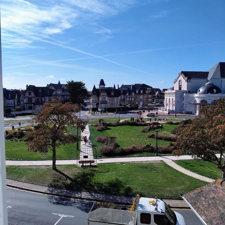 Magnifique appartement sur les jardins du Casino - Apartment mit 1 Schlafzimmer und Gartenblick - 28