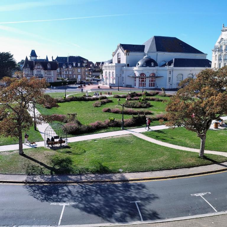 Magnifique appartement sur les jardins du Casino - Apartment mit 1 Schlafzimmer und Gartenblick - 8