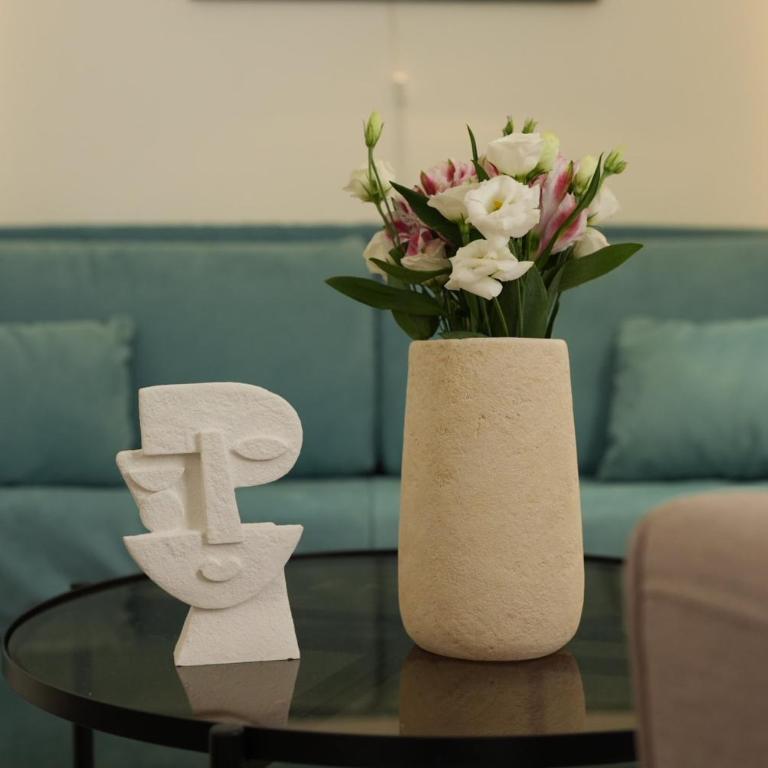 Syraka Design Rooms & Suites - Familiensuite mit Balkon - 2