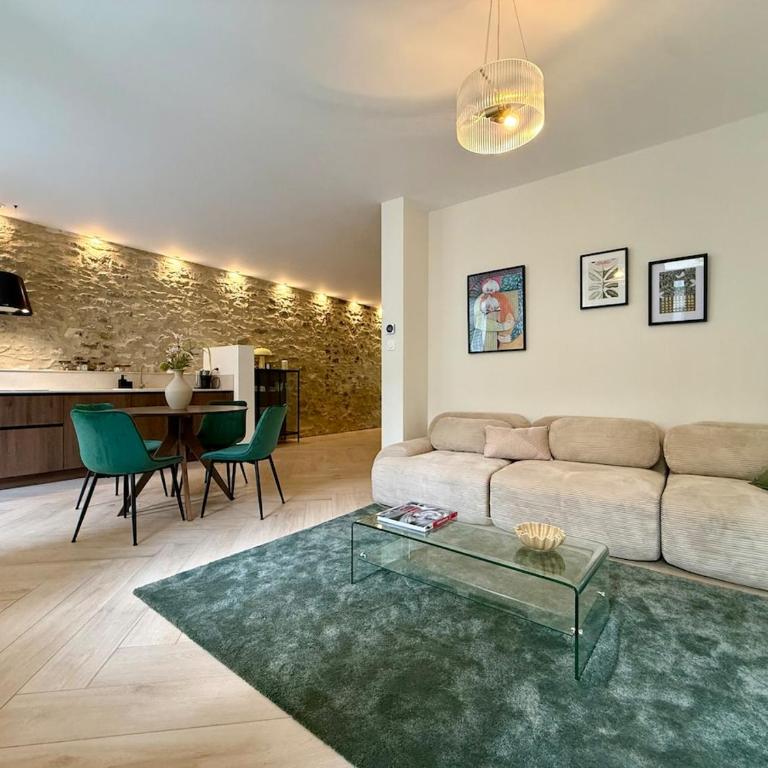 Maison Timoreau - Luxury Apartments - Deluxe Two-Bedroom Apartment with Garden View - 1