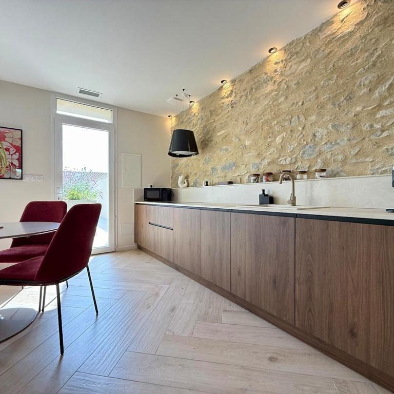 Maison Timoreau - Luxury Apartments - Superior Apartment with City View - 12