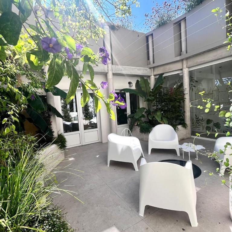 Maison Timoreau - Luxury Apartments - Deluxe Two-Bedroom Apartment with Garden View - 17