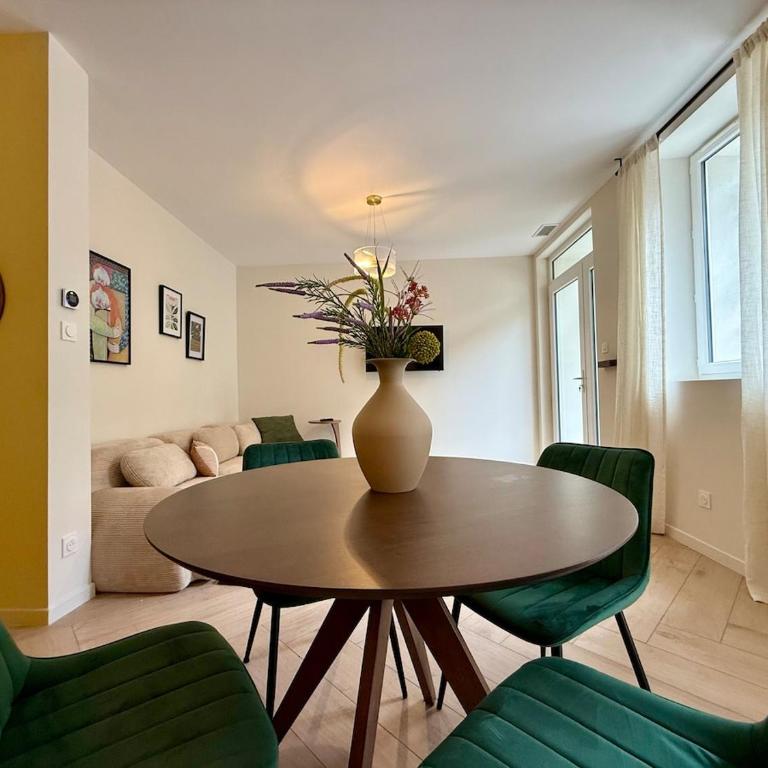 Maison Timoreau - Luxury Apartments - Deluxe Two-Bedroom Apartment with Garden View - 28