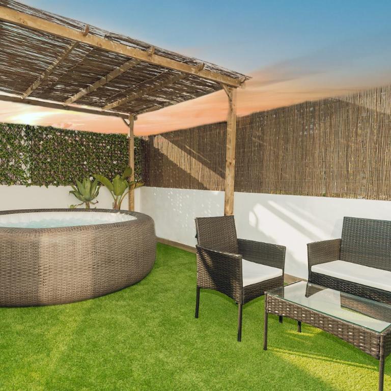 Private Terrace & Jacuzzi & Sleeps Six - Apartamento - 1