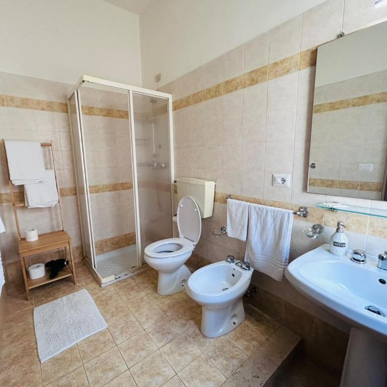 Albergo Mendolia - Camera Quadrupla con Balcone - 3