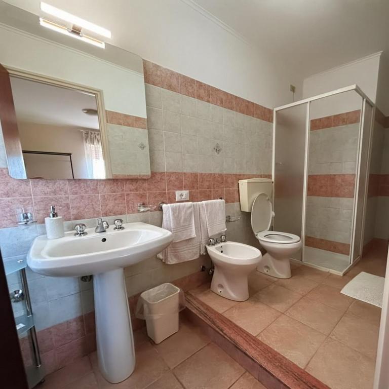 Albergo Mendolia - Camera Matrimoniale con Bagno Privato - 2