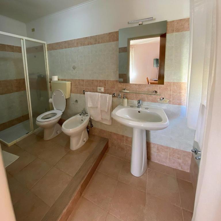Albergo Mendolia - Camera Matrimoniale con Bagno Privato - 2