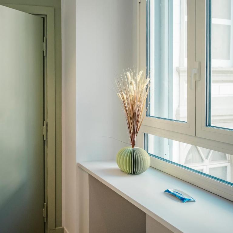 Residenze Napolitane - Appartamento con 2 Camere da Letto e Balcone - 8