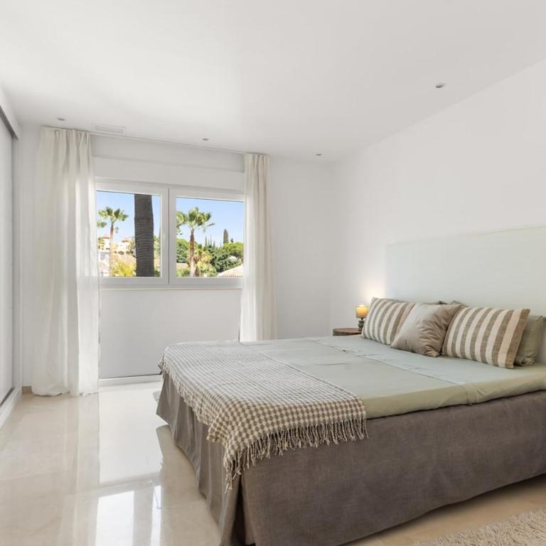 Breathtaking Views From Villa Near Beach - Heated - Villa - 12