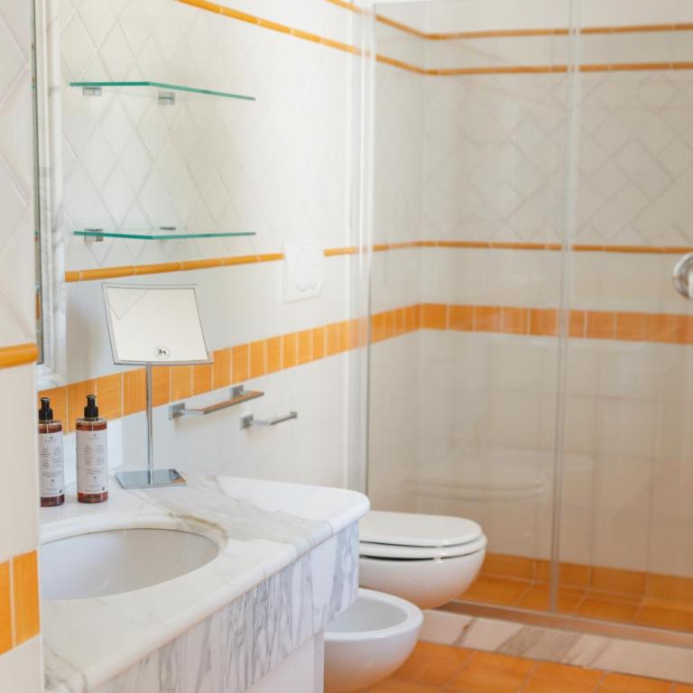 Casacasa Positano - Camera Deluxe Matrimoniale/Doppia con Letti Singoli con Vista Mare - 14