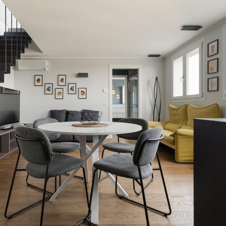 GuestHost - Milano Skyview Attic - Appartamento con 1 Camera da Letto - 1