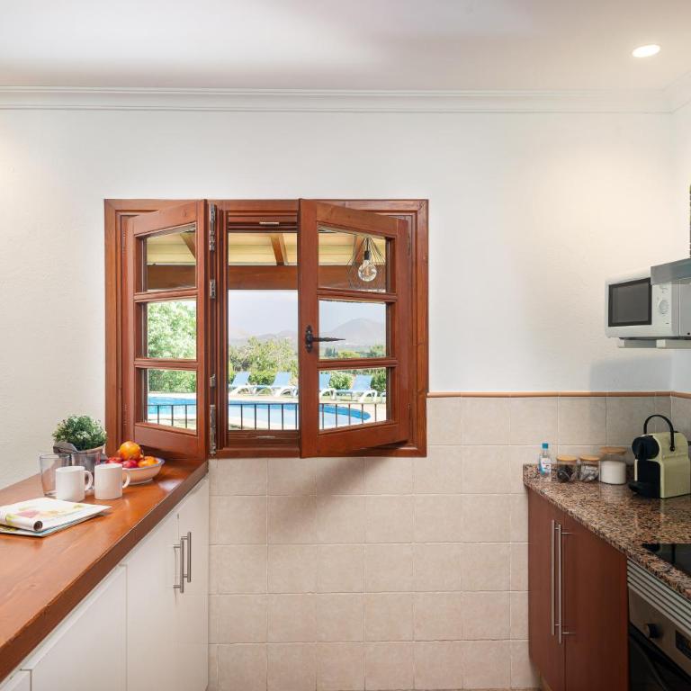 Sea Views Villa, Pou d'Ambroitx, With Pool and Garden in Alcudia - Villa mit 3 Schlafzimmern - 16