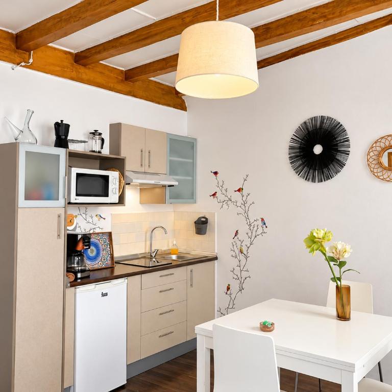 Rodrigo Campo Suites en el centro de Granada y a 10 min de la Alhambra y - Two-Bedroom Apartment - 3