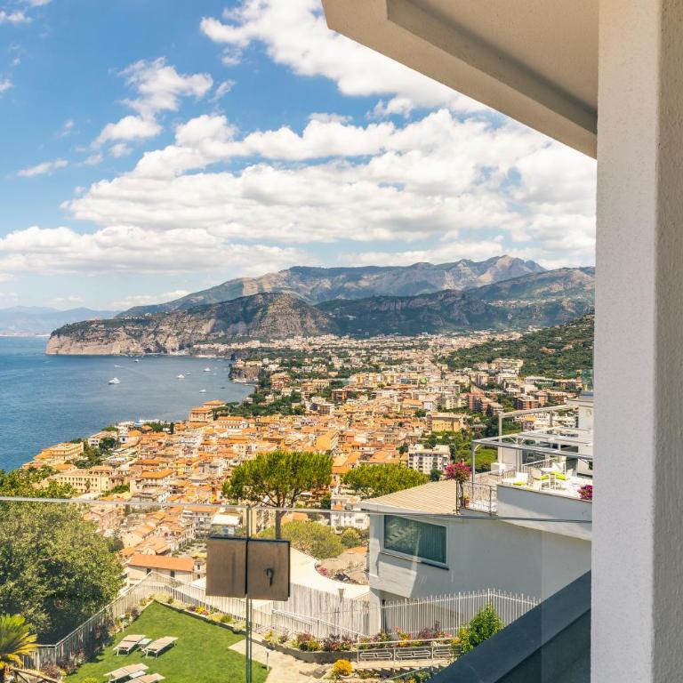 Unique View Villa with Private Pool near Sorrento - Villa with Sea View - 41