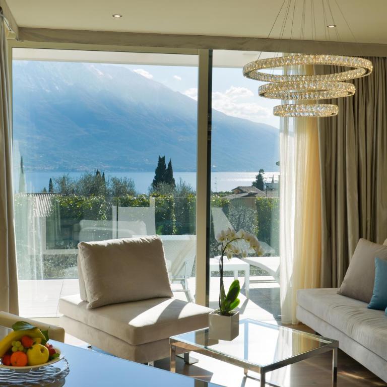 Park Hotel Imperial - Suite Deluxe Dotata di Terrazza con Vista sul Lago e Vasca da Bagno Idromassaggio - 8