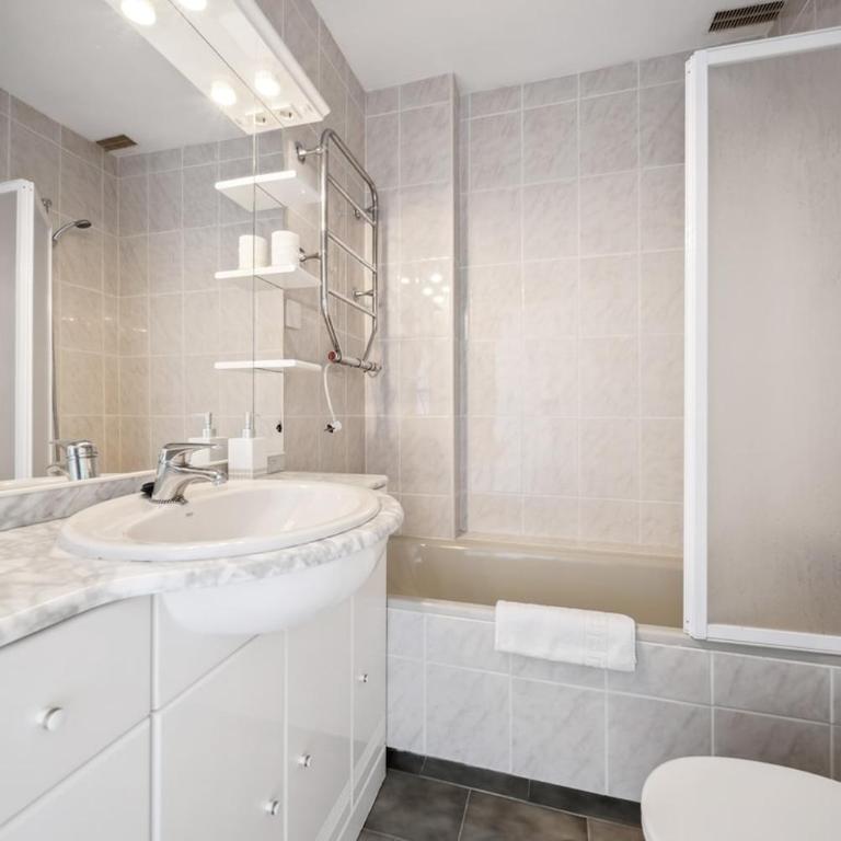 Calahonda Penthouse with Rooftop Terrace and Pool - Apartamento de 2 dormitorios - 10