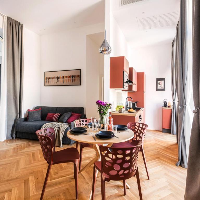 The Best Rent - Colored three-room apartment in the Barberini area - Apartment mit 2 Schlafzimmern - 1