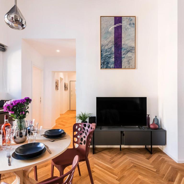 The Best Rent - Colored three-room apartment in the Barberini area - Apartment mit 2 Schlafzimmern - 3