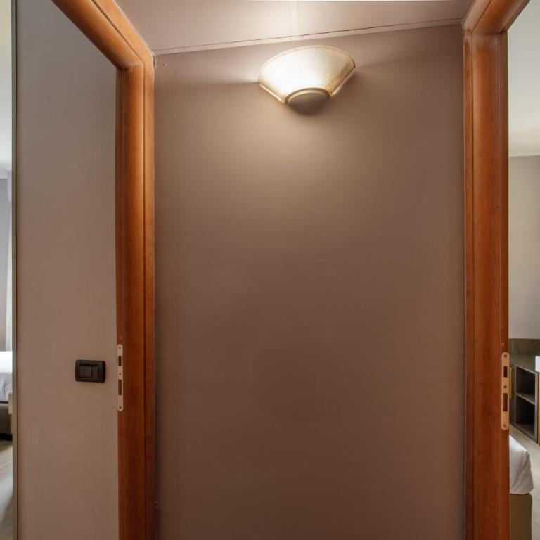 Hotel Marc'Aurelio - Due Camere Matrimoniali Standard Comunicanti - 2