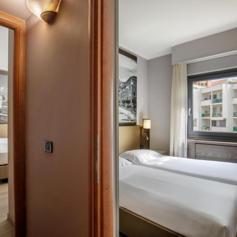 Hotel Marc'Aurelio - Due Camere Matrimoniali Standard Comunicanti - 3