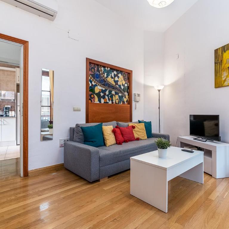 Edificio Histórico en el Centro de Granada cerca de la Catedral y principales puntos de interés - Apartamento de 2 dormitorios - 14