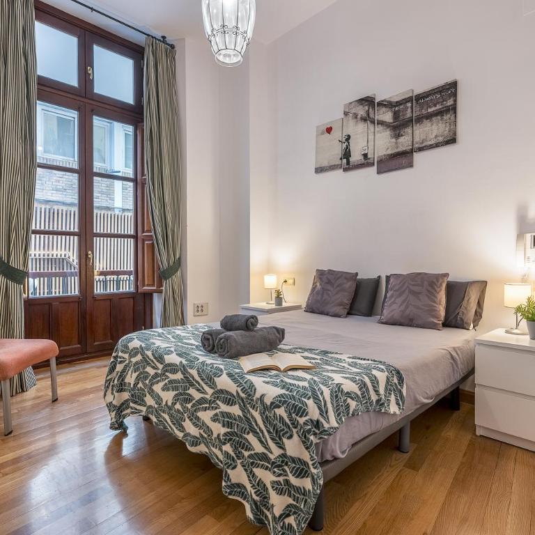 Edificio Histórico en el Centro de Granada cerca de la Catedral y principales puntos de interés - Apartamento de 2 dormitorios - 27