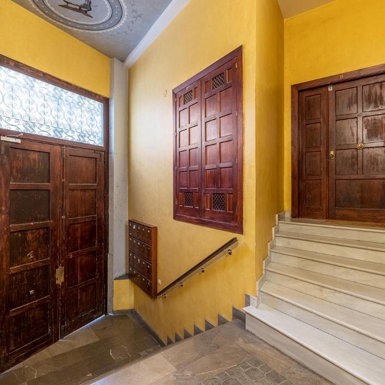 Edificio Histórico en el Centro de Granada cerca de la Catedral y principales puntos de interés - Apartamento de 2 dormitorios - 37