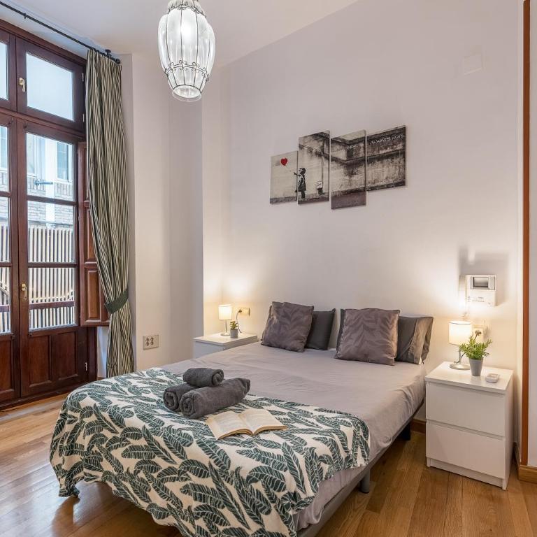 Edificio Histórico en el Centro de Granada cerca de la Catedral y principales puntos de interés - Apartamento de 2 dormitorios - 23