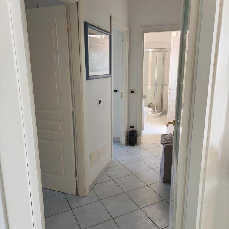 Attico fronte mare con terrazza 30 mq e parcheggio privato - Apartment mit 2 Schlafzimmern - 10