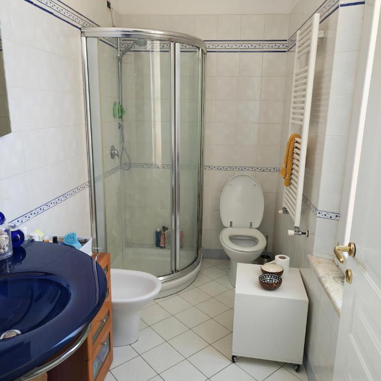 Attico fronte mare con terrazza 30 mq e parcheggio privato - Apartment mit 2 Schlafzimmern - 16