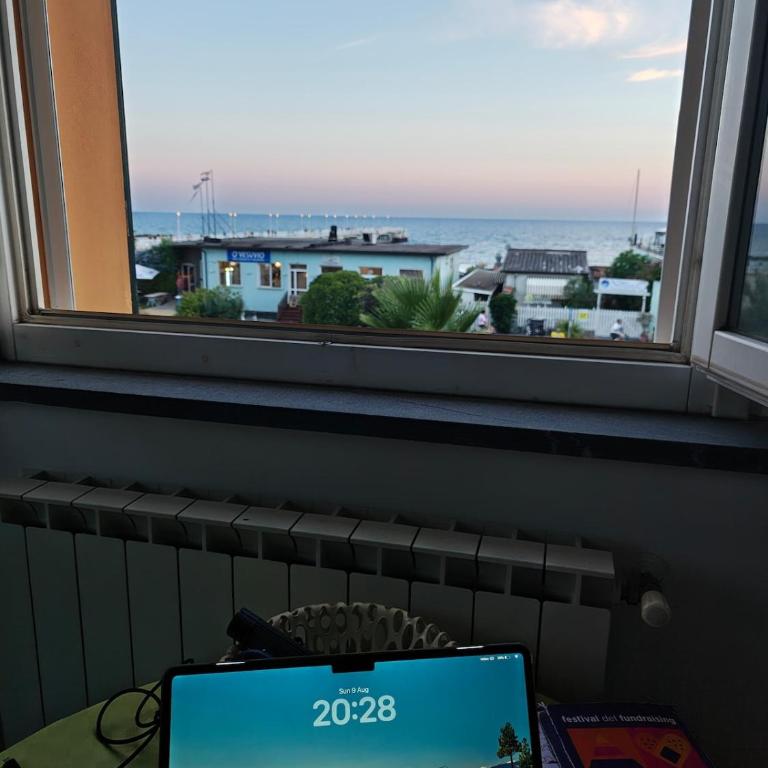 Attico fronte mare con terrazza 30 mq e parcheggio privato - Apartment mit 2 Schlafzimmern - 18