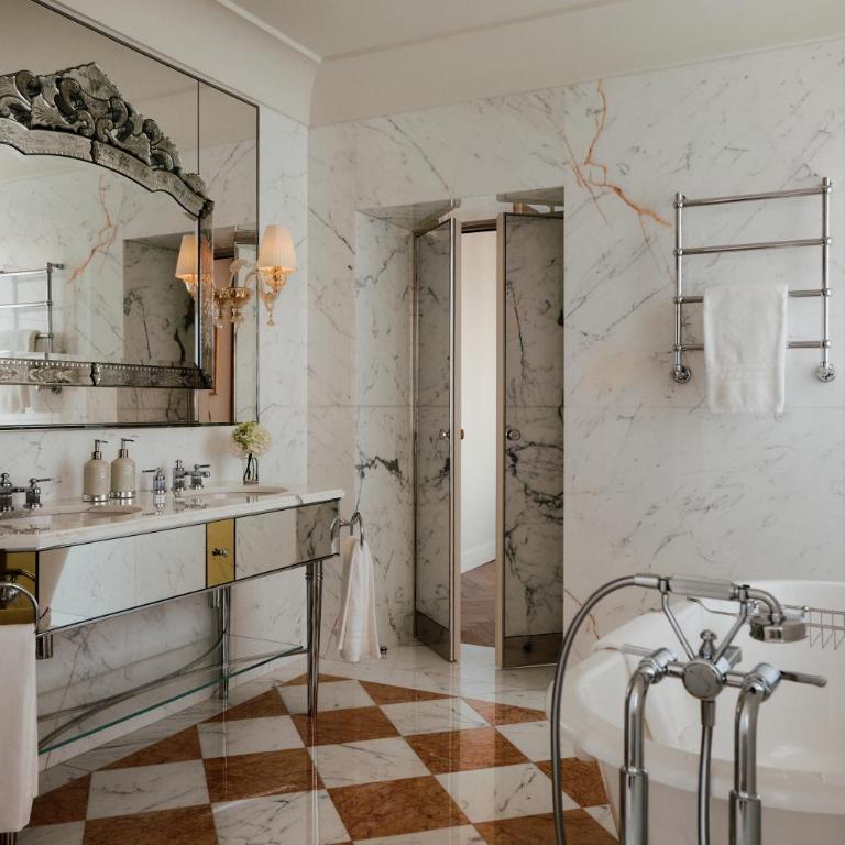 Danieli, Venezia, A Four Seasons Hotel - Four Seasons Lagoon View Suite - 3