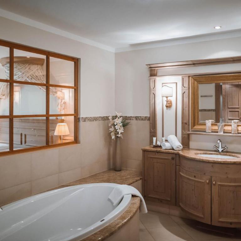Hotel Majestic - Unique Spa Resort - Suite con balcón - 1