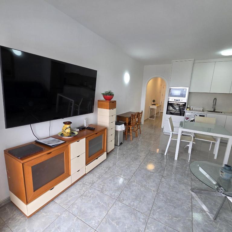 Victoria Court II - One-Bedroom Apartment - 5