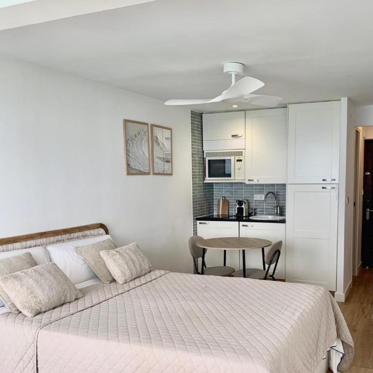Little Beach Sky Studio - Studio with Sea View - 5