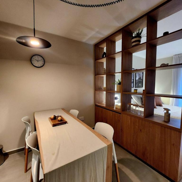 Monoambiente moderno con balcón - Nueva Córdoba - One-Bedroom Apartment - 8