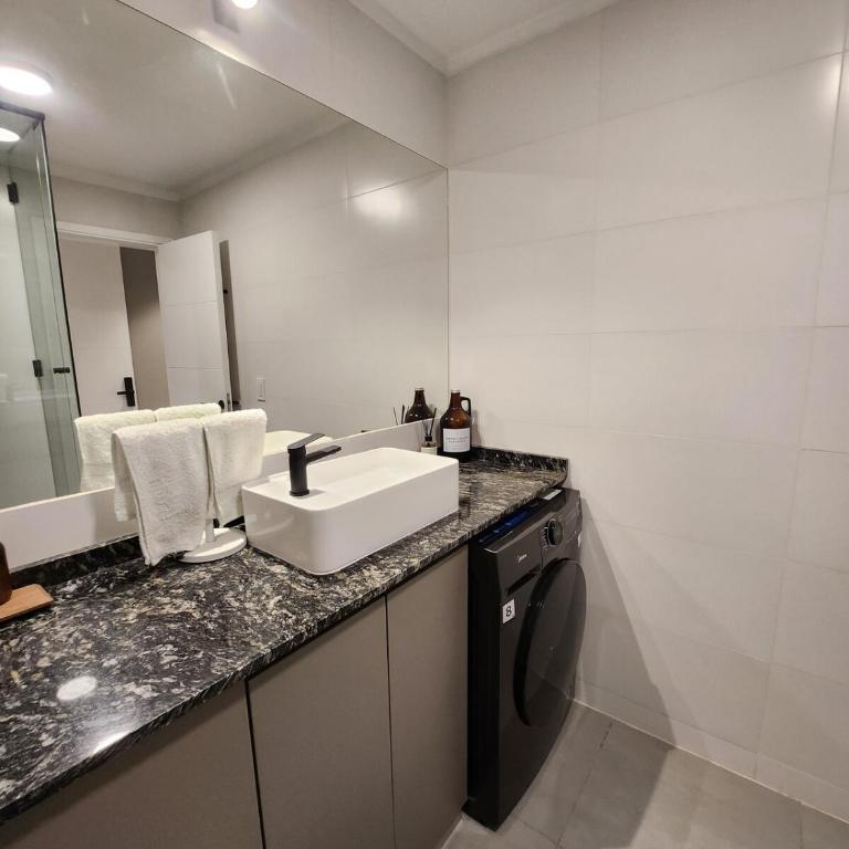 Monoambiente moderno con balcón - Nueva Córdoba - One-Bedroom Apartment - 10