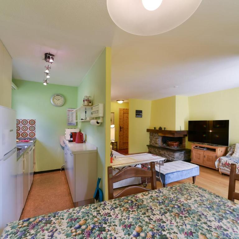 Chesa Martina 3pax - La Punt - Apartment with View and Balcony - 10