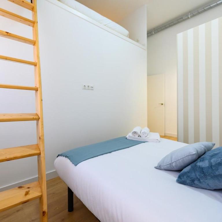 Luis Cernuda, 5 dormitorios - Apartment - 32