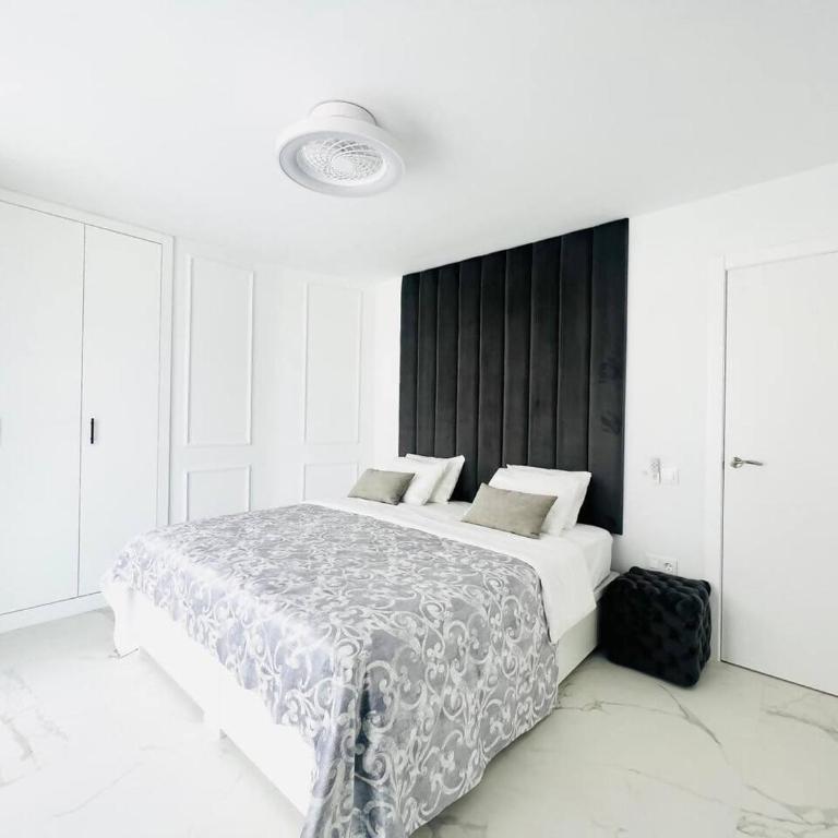 Penthouse Las Americas - Three-Bedroom Apartment - 21