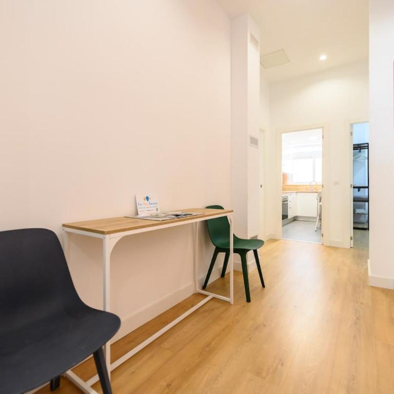 Luis Cernuda, 5 dormitorios - Apartment - 47