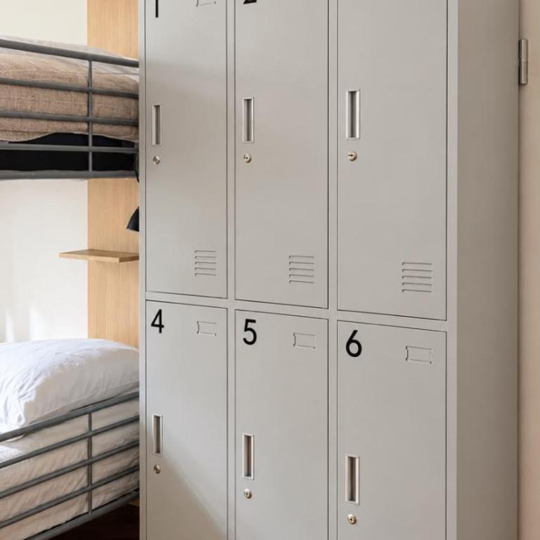 Yogi hostels - Cama en habitación compartida femenina de 6 camas - 1