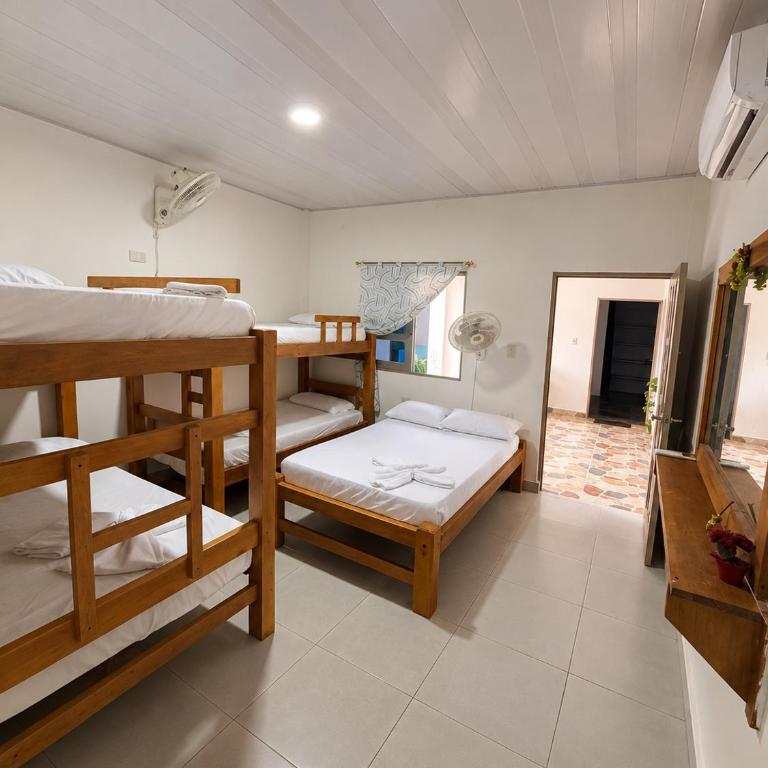 Hotel Roca Fuerte - Family Room - 3