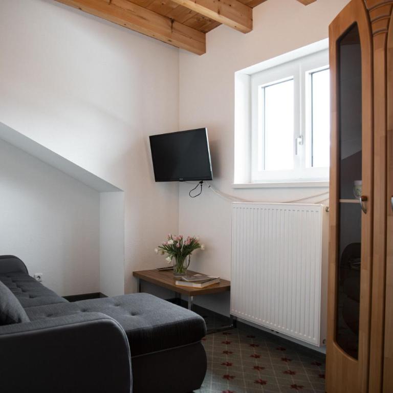 Berggasthof Grabs - Familienzimmer mit Bergblick - 4