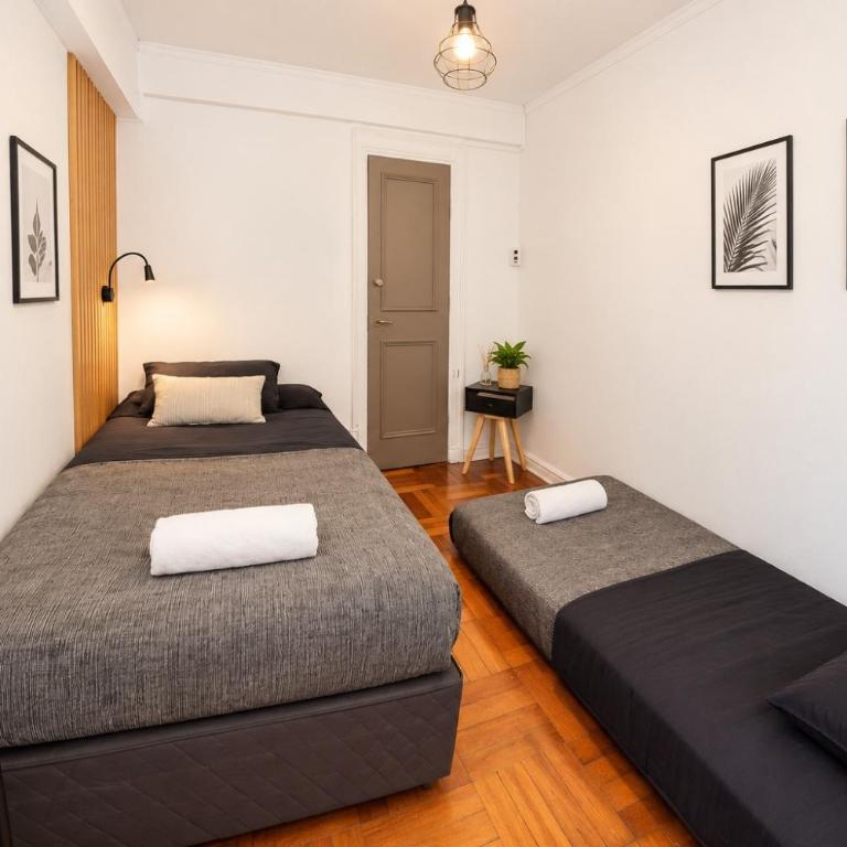 Yogi hostels - Habitación Doble Pequeña - 2 camas - 1