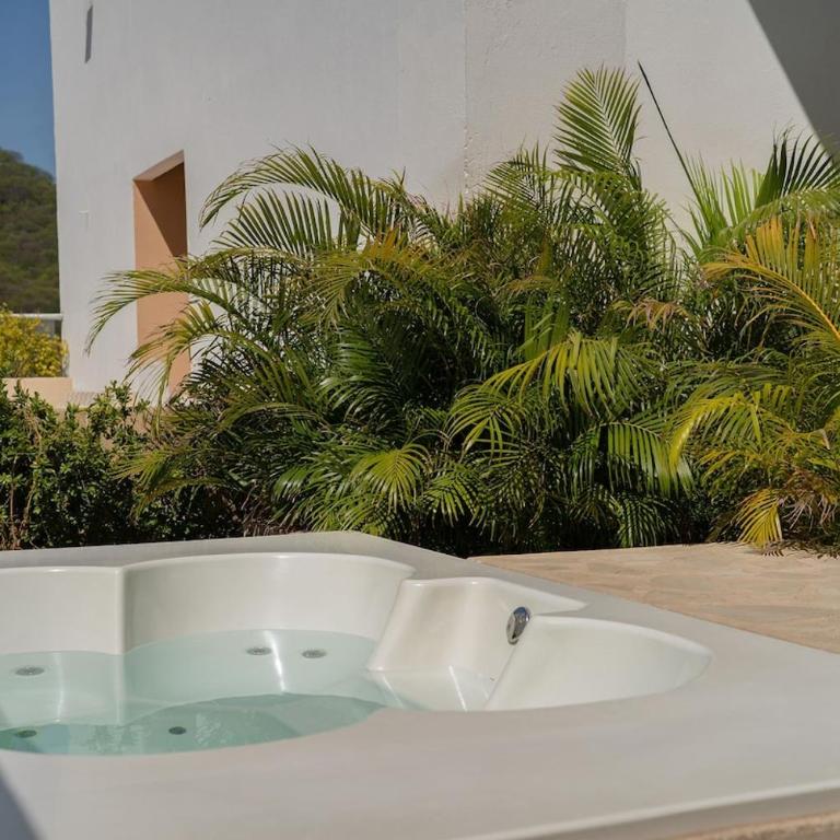 Vista al mar, acceso directo a playa y piscina - Apartamento de 1 dormitorio - 2