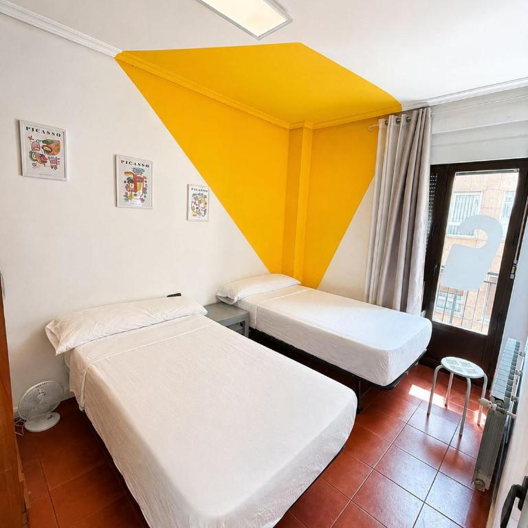 Roomin Hostel - Habitación Doble - 2 camas - 1