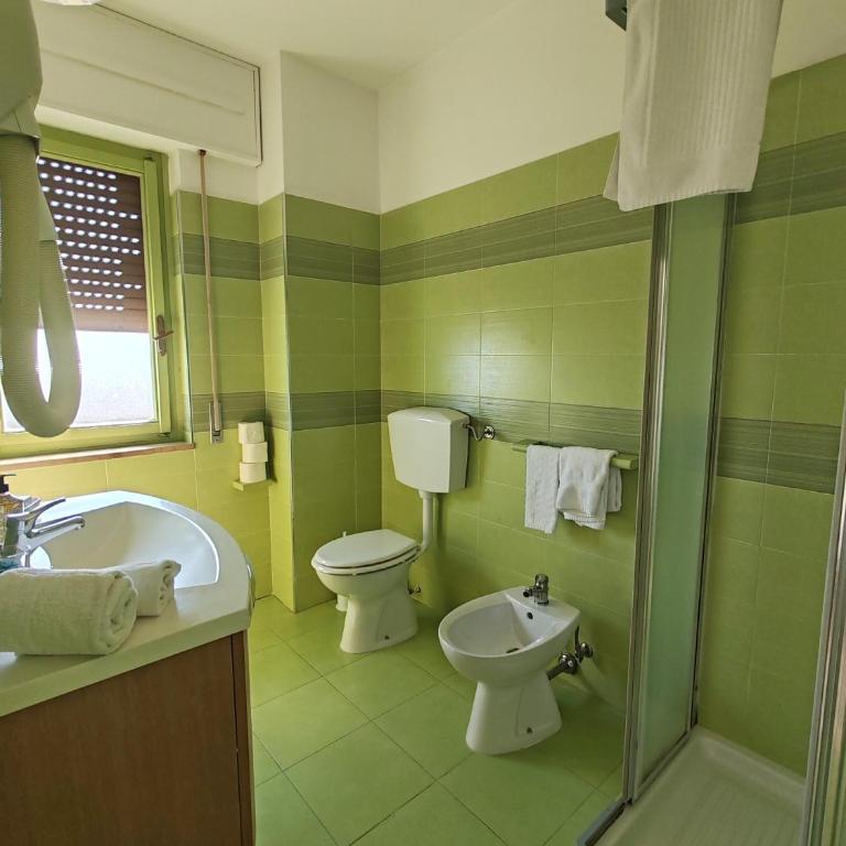 Levante - Deluxe Triple Room with Sea View - 4
