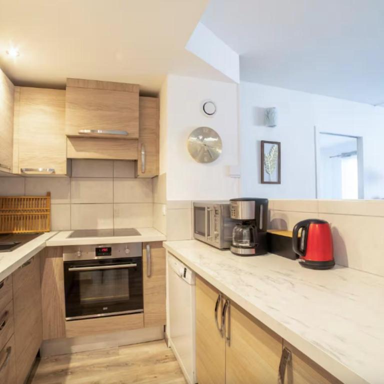 Appartement moderne avec terrasse et parking - Appartement - 6