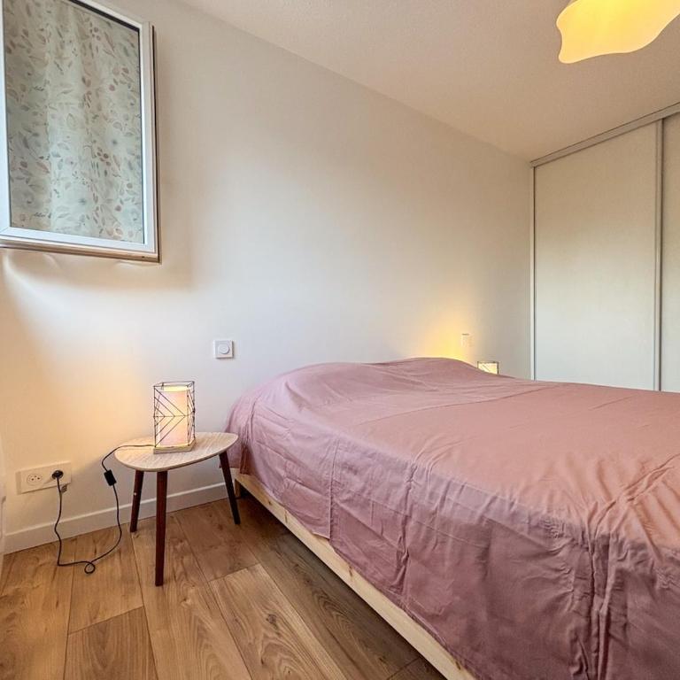 Appartement lumineux 2 chambres, loggia, place de parking - Two-Bedroom Apartment - 3